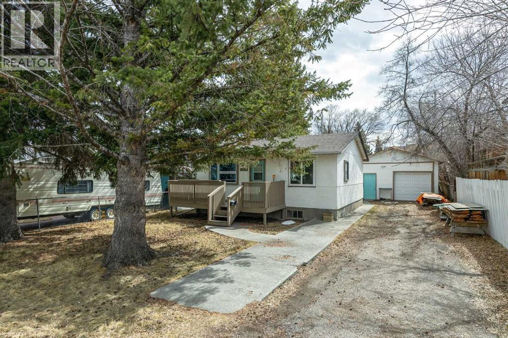 House for Sale in 6507 34 Avenue NW|Calgary, Alberta T3B1M9 2