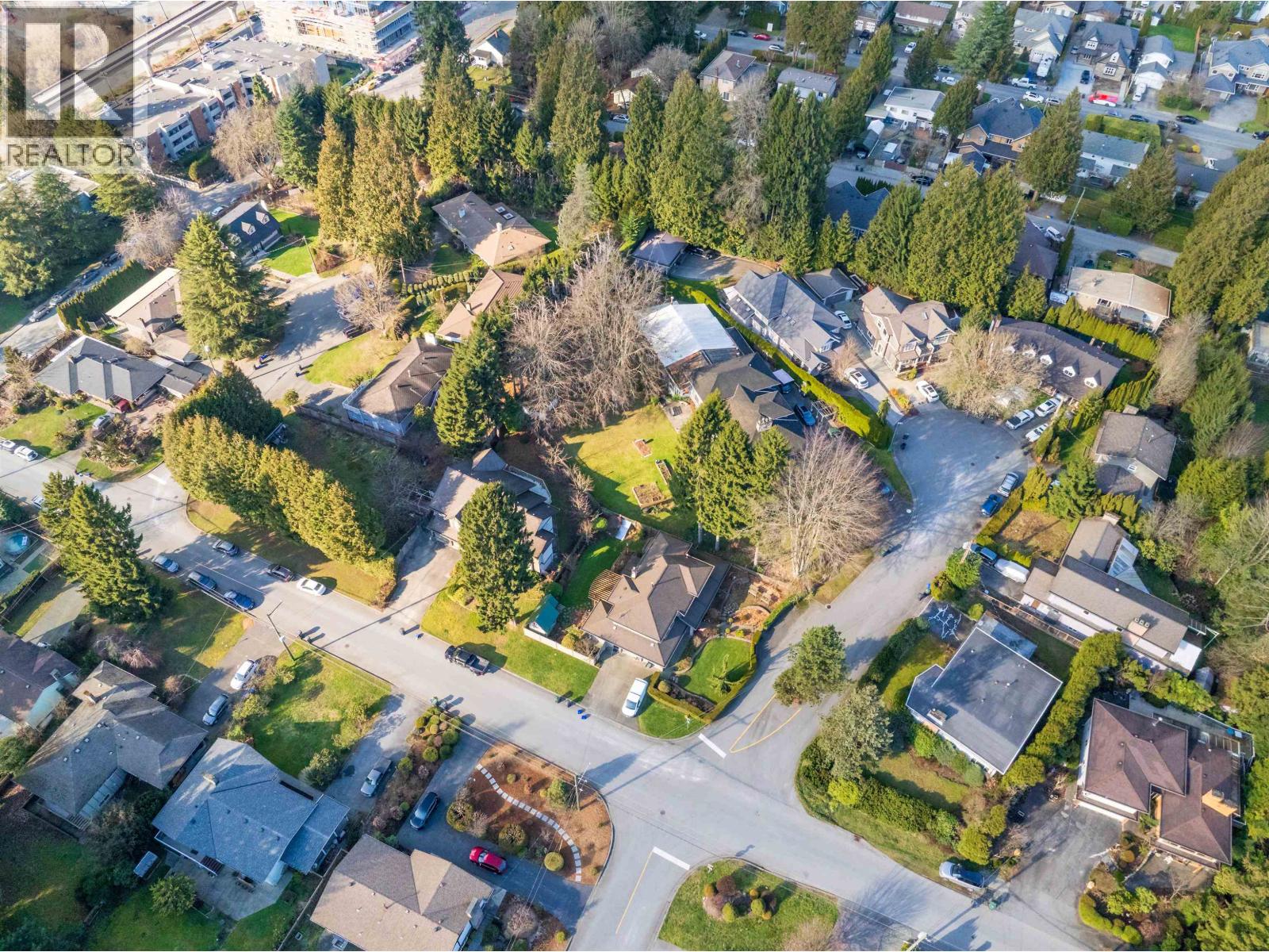 529 PERTH AVENUE|Coquitlam, British Columbia V3J7V1