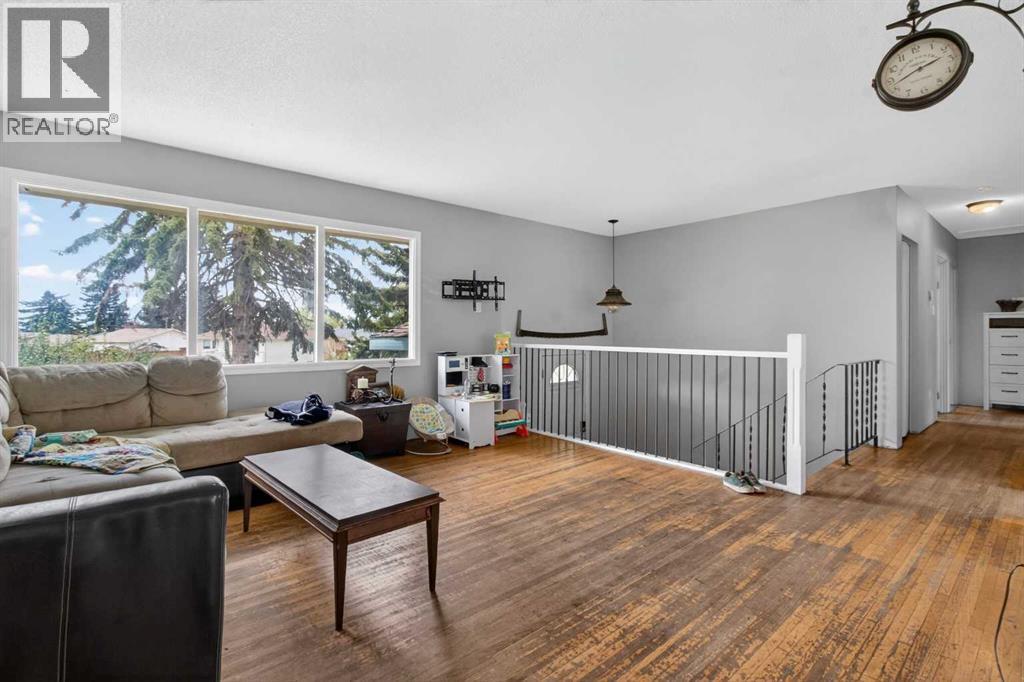 House for Sale in 228 Van Horne Crescent NE|Calgary, Alberta t2e6h1 5