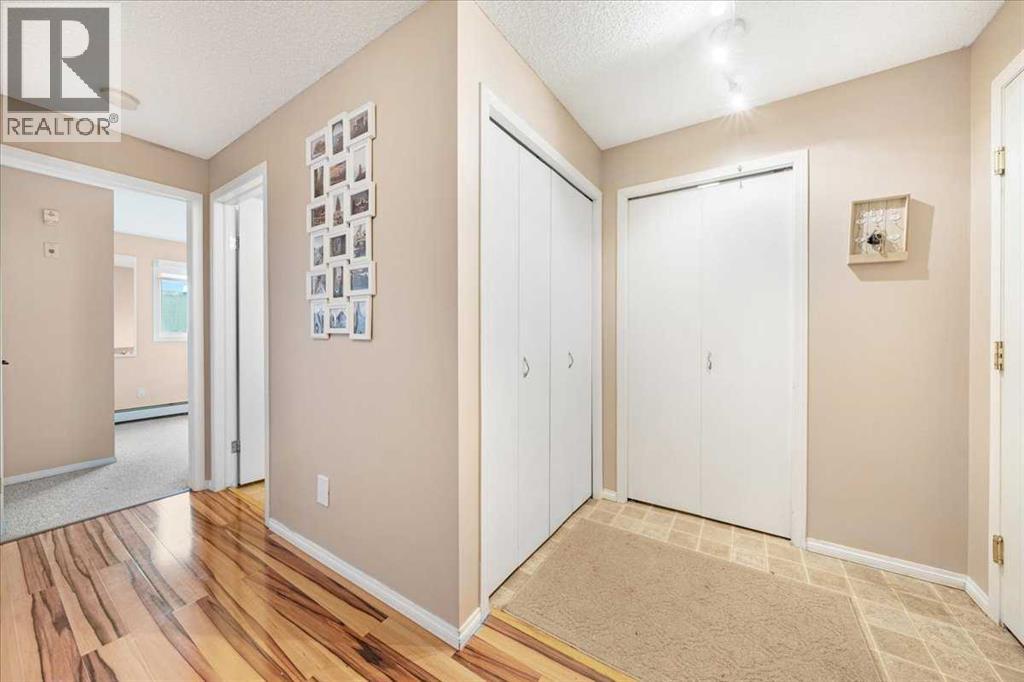 Apartment for Sale in 4214, 4975 130 Avenue SE|Calgary, Alberta T2Z4M5 3