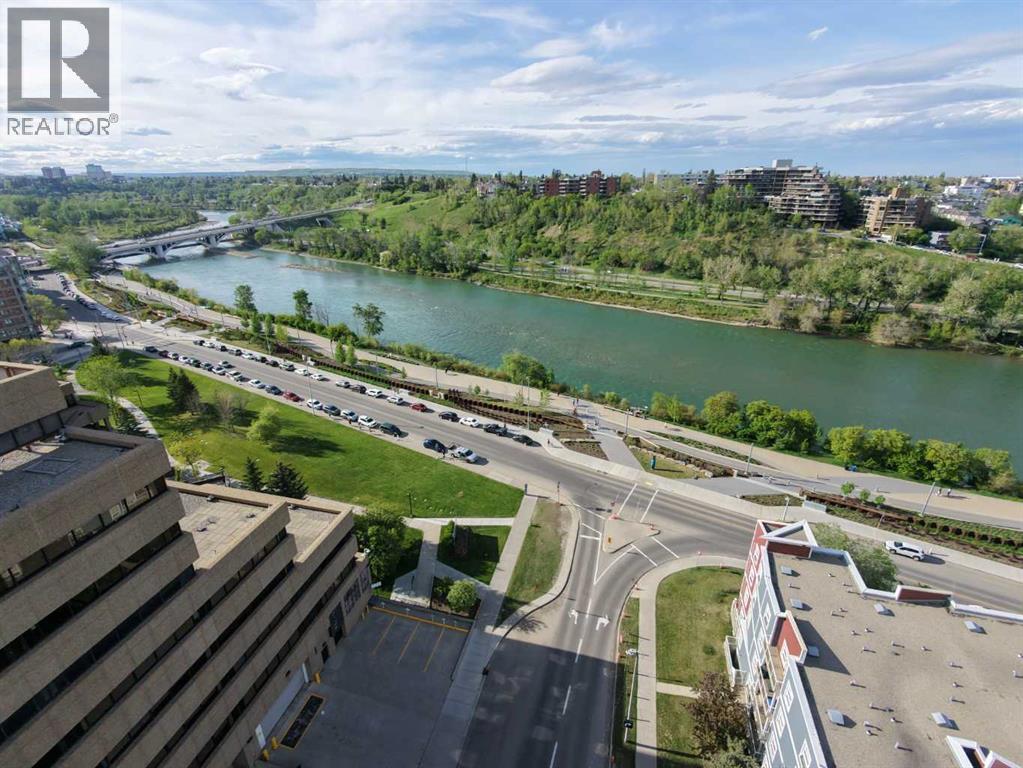 Apartment for Sale in 209, 333 Riverfront Avenue SE|Calgary, Alberta T2G5R1 3