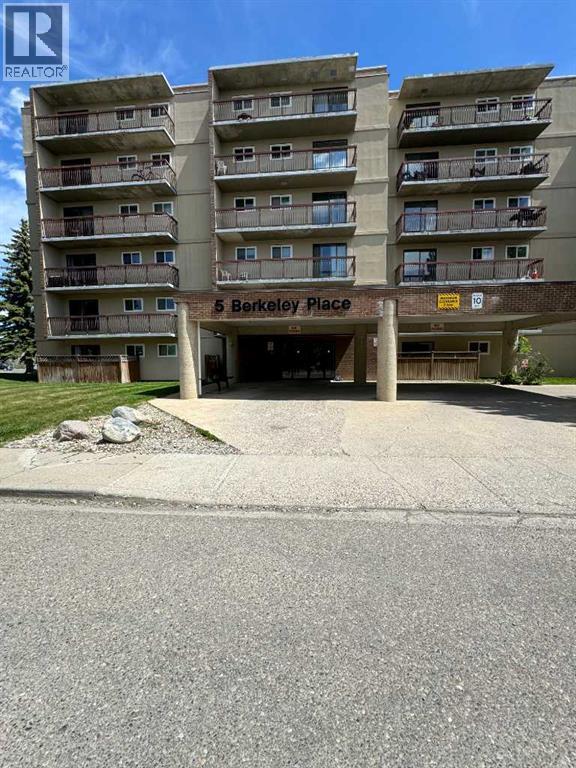 617, 5 Berkeley Place W, Lethbridge, Alberta T1K5M9