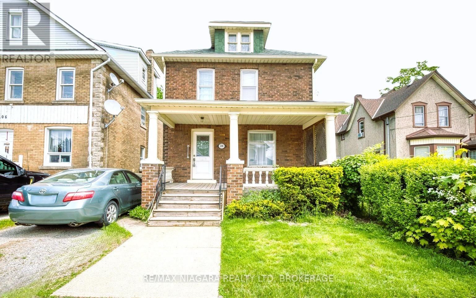 208 HELLEMS AVENUE, Welland (Welland Downtown), Ontario L3B3B7