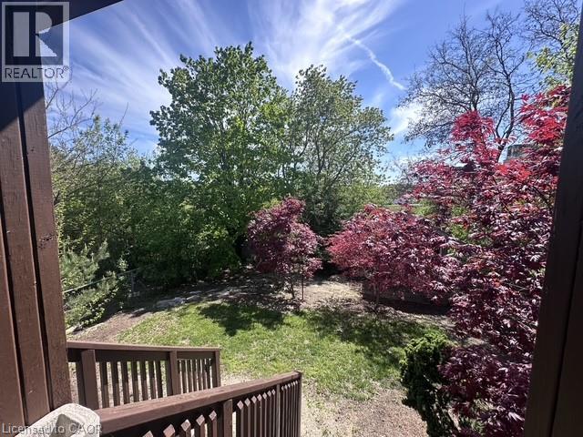 423 CADBURY Court Unit# A, Waterloo, Ontario N2K3G7