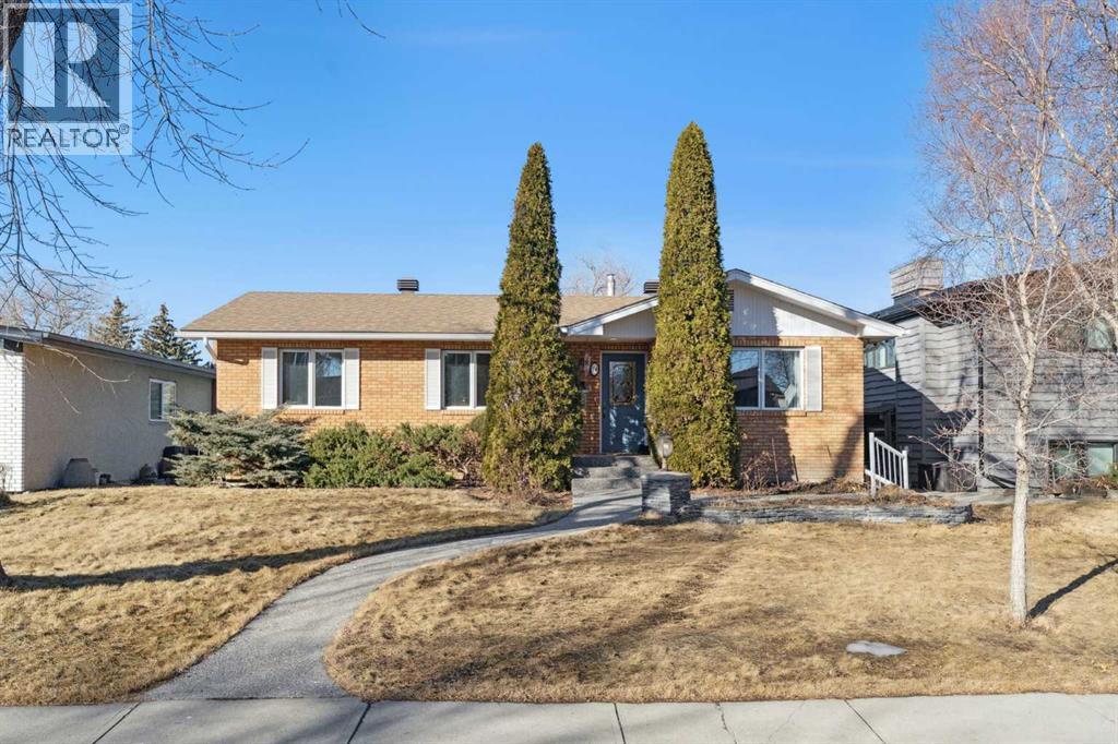 House for Sale in 34 Rosery Drive NW|Calgary, Alberta T2K1L7