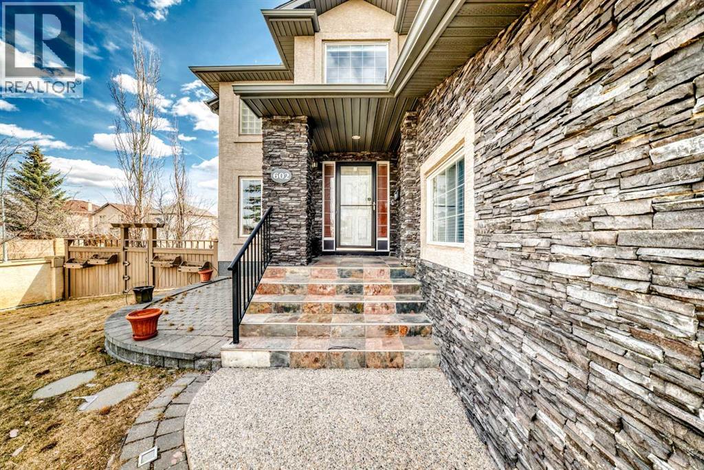 House for Sale in 602 Wentworth Place SW|Calgary, Alberta T3H4N8 2