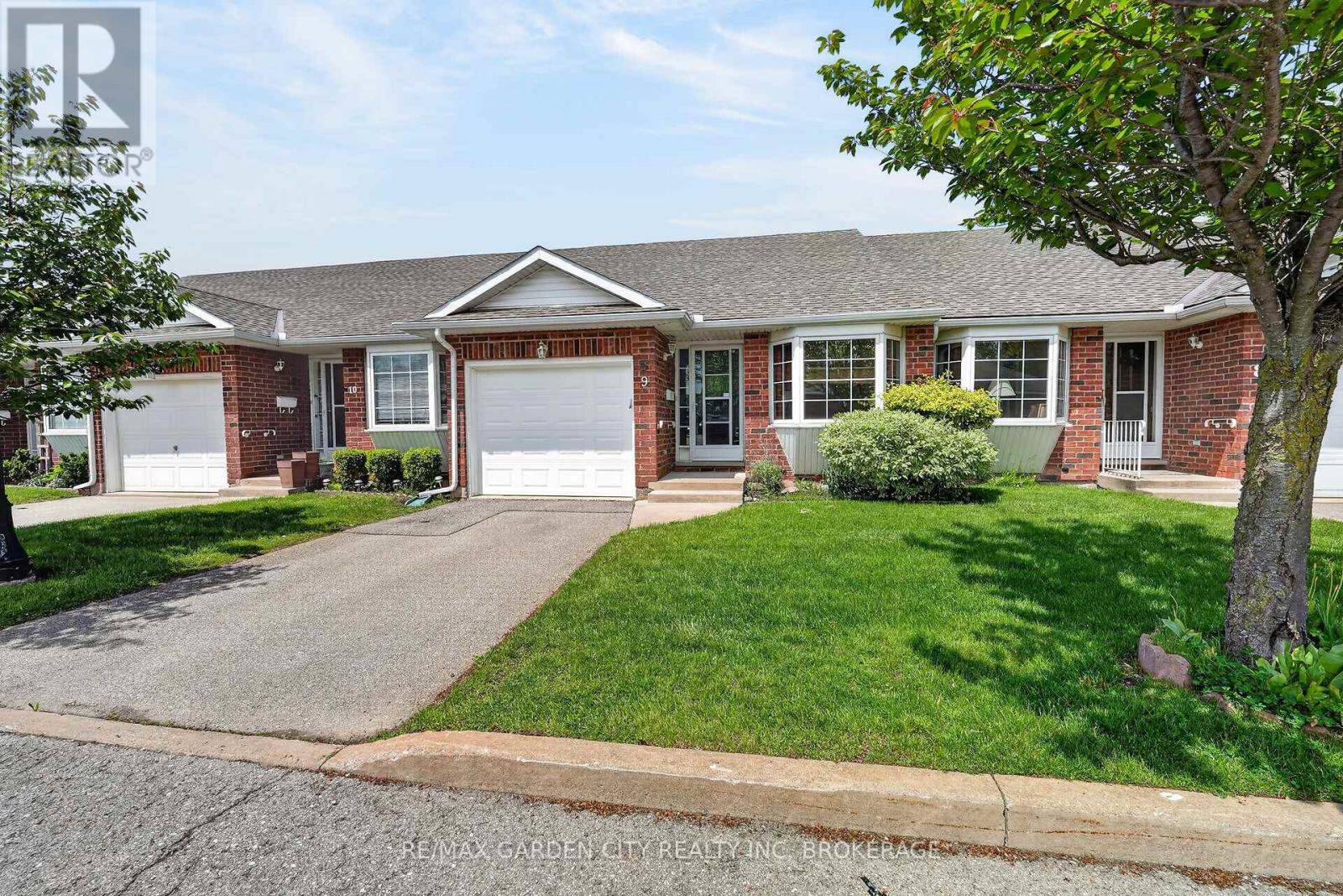 9 - 162 FIRST STREET, Welland (Lincoln/Crowland), Ontario L3B4S2