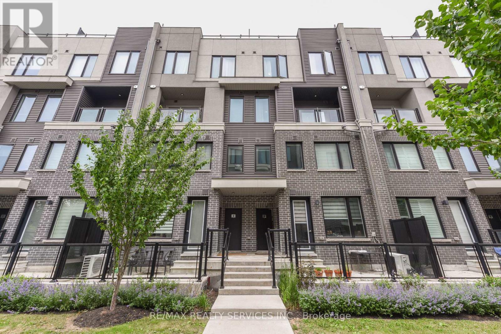 Row / Townhouse for Sale in 8 - 3476 WIDDICOMBE WAY|Mississauga (Erin Mills), Ontario L5L0B8 3