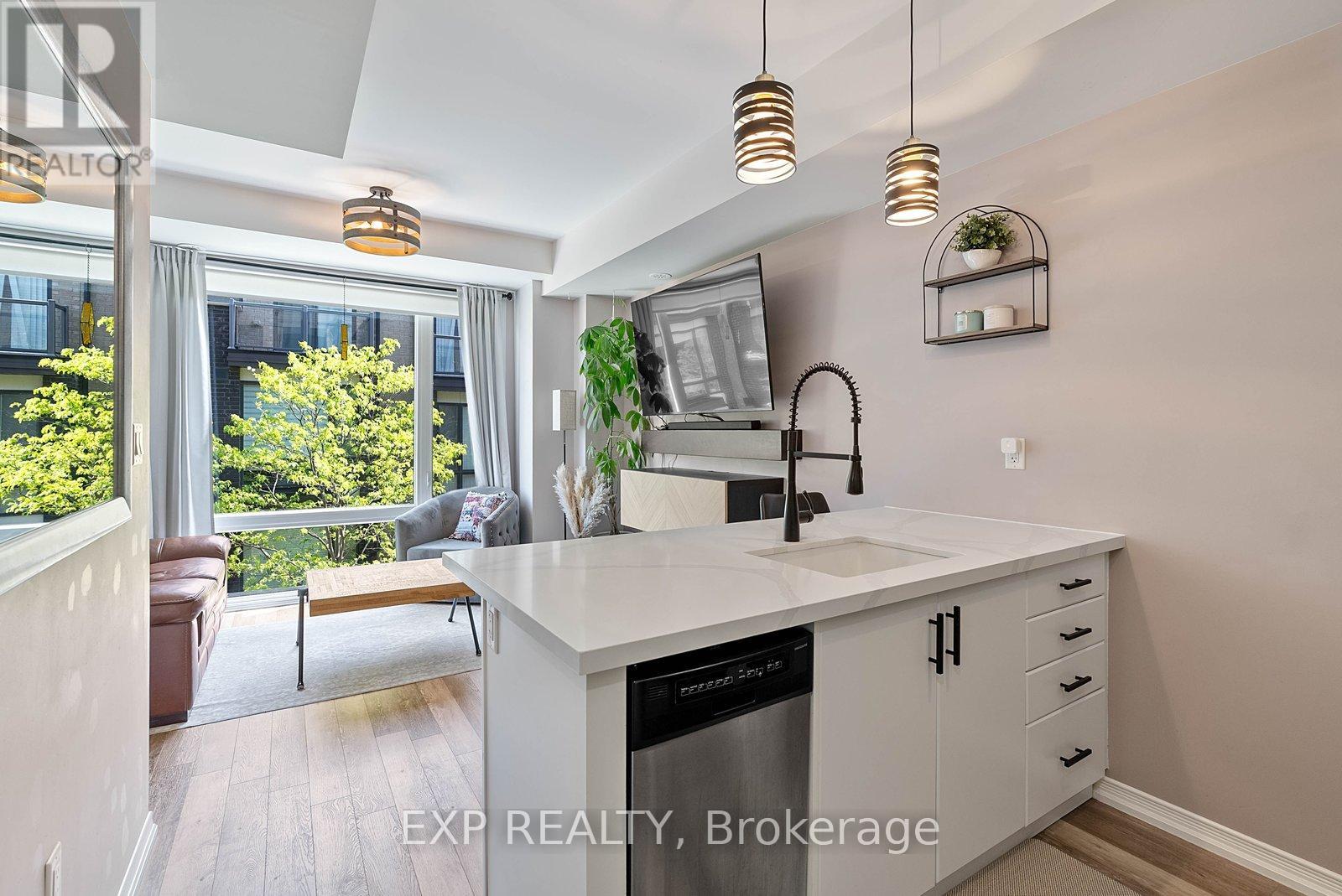 Row / Townhouse for Sale in 89 - 30 FIELDWAY ROAD|Toronto (Islington-City Centre West), Ontario M8Z0E3 3