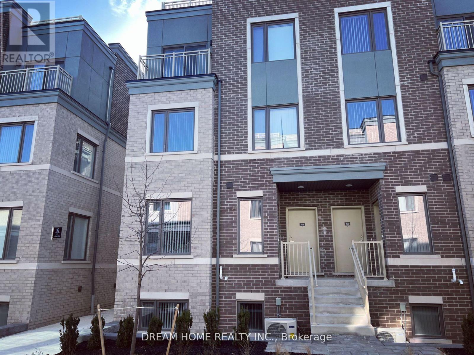 Row / Townhouse for Sale in 161 - 20 LLOYD JANES LANE|Toronto (New Toronto), Ontario M8V0J5