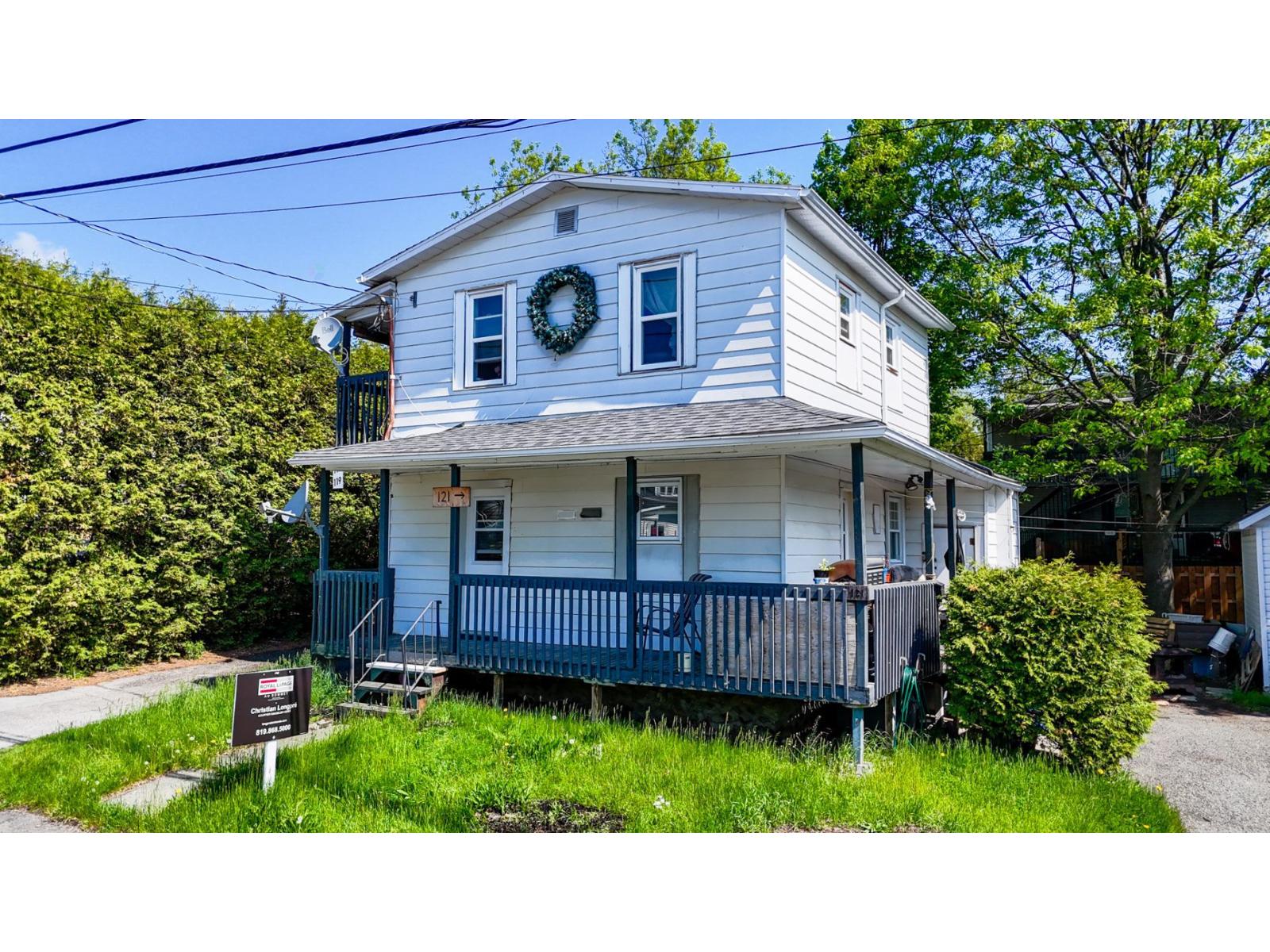 119-121 Rue D'Arcy, Magog, Quebec J1X1R5