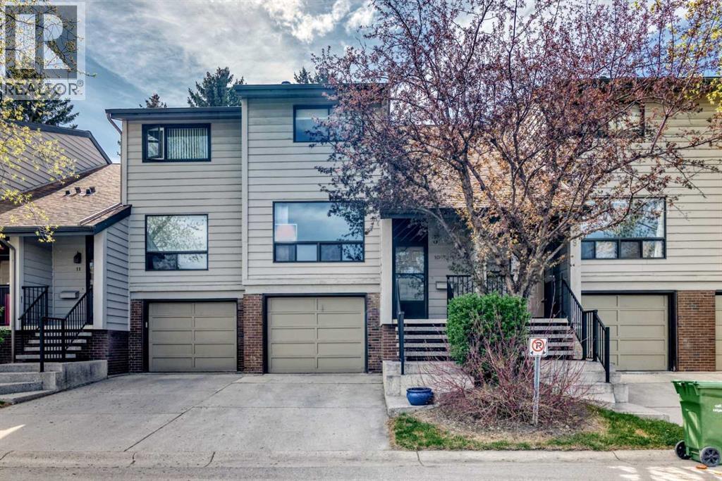 Row / Townhouse for Sale in 10, 3302 50 Street NW|Calgary, Alberta T3A2C6