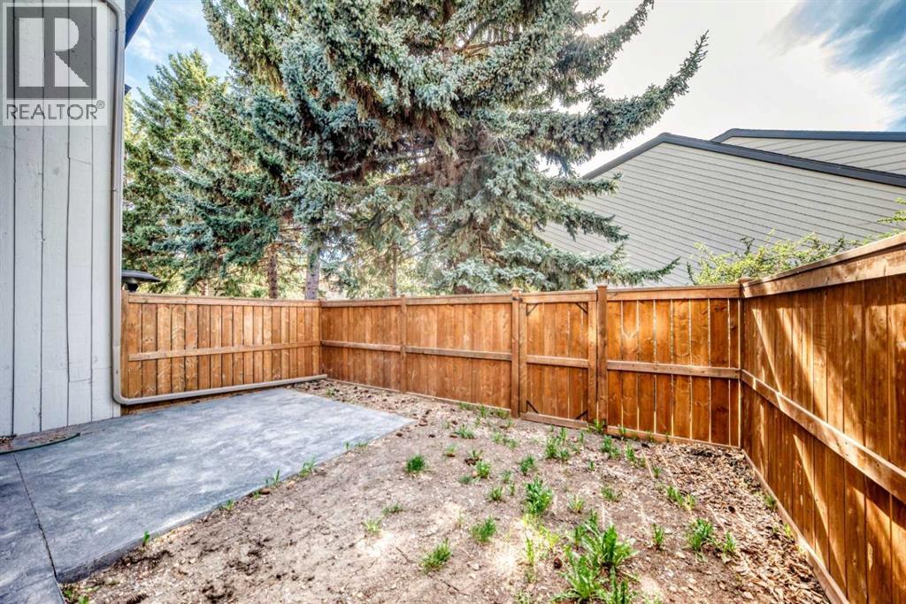 Row / Townhouse for Sale in 10, 3302 50 Street NW|Calgary, Alberta T3A2C6 5