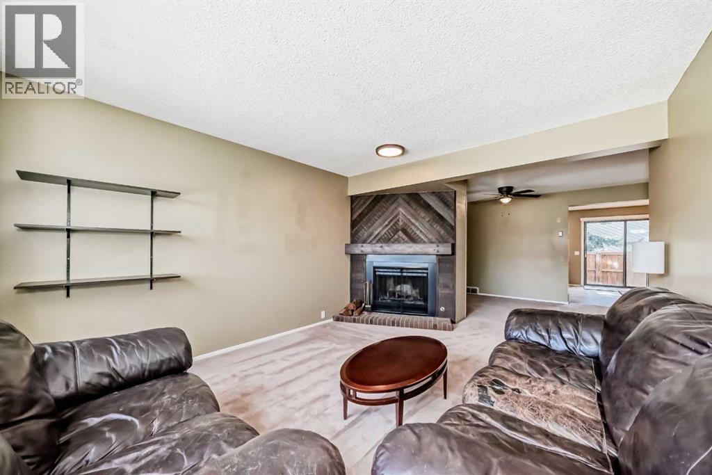 Row / Townhouse for Sale in 10, 3302 50 Street NW|Calgary, Alberta T3A2C6 3
