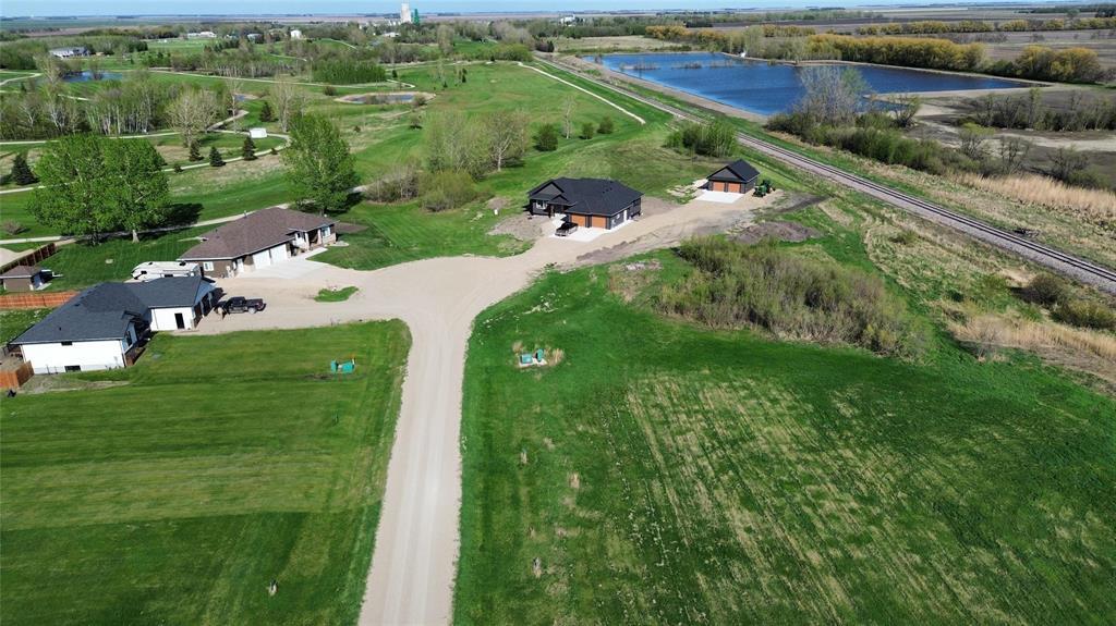 For sale: 45147 T.Tkachyk Road, Elm Creek, Manitoba R0G0N0