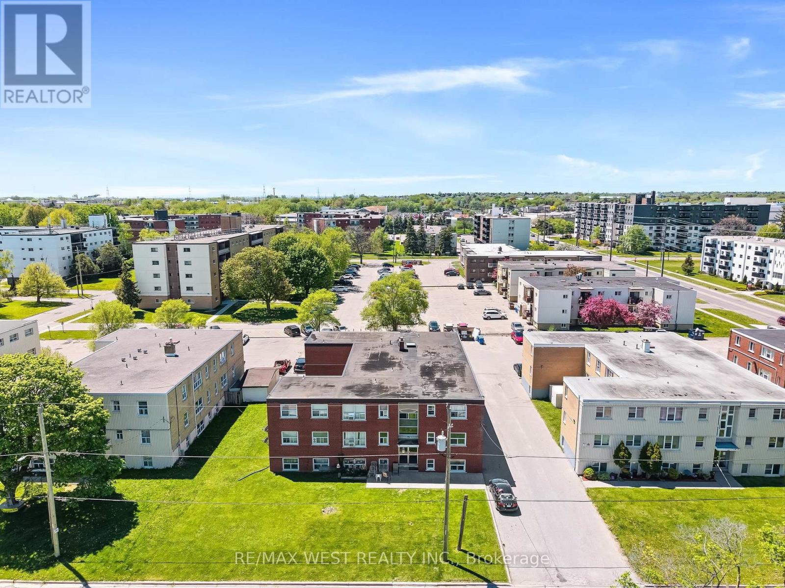 300 MONTRAVE AVENUE, Oshawa (Vanier), Ontario L1J4S2