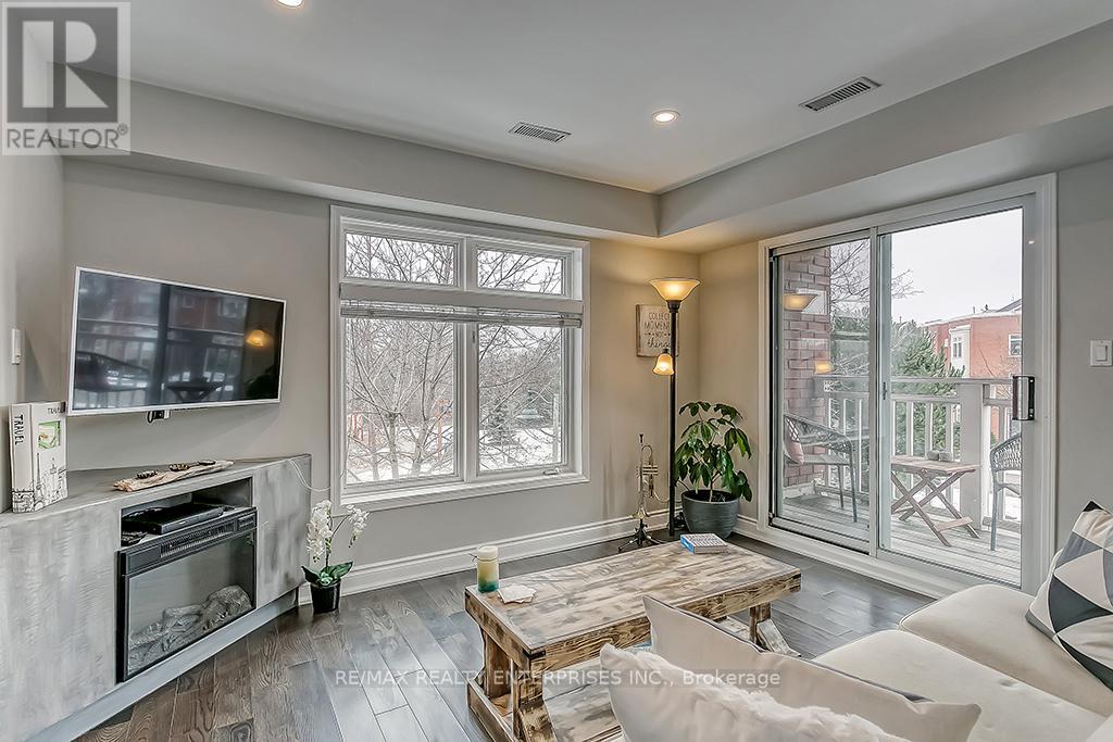 Row / Townhouse for Sale in 2386 MUNNS AVENUE E|Oakville (RO River Oaks), Ontario L6H6G9 5