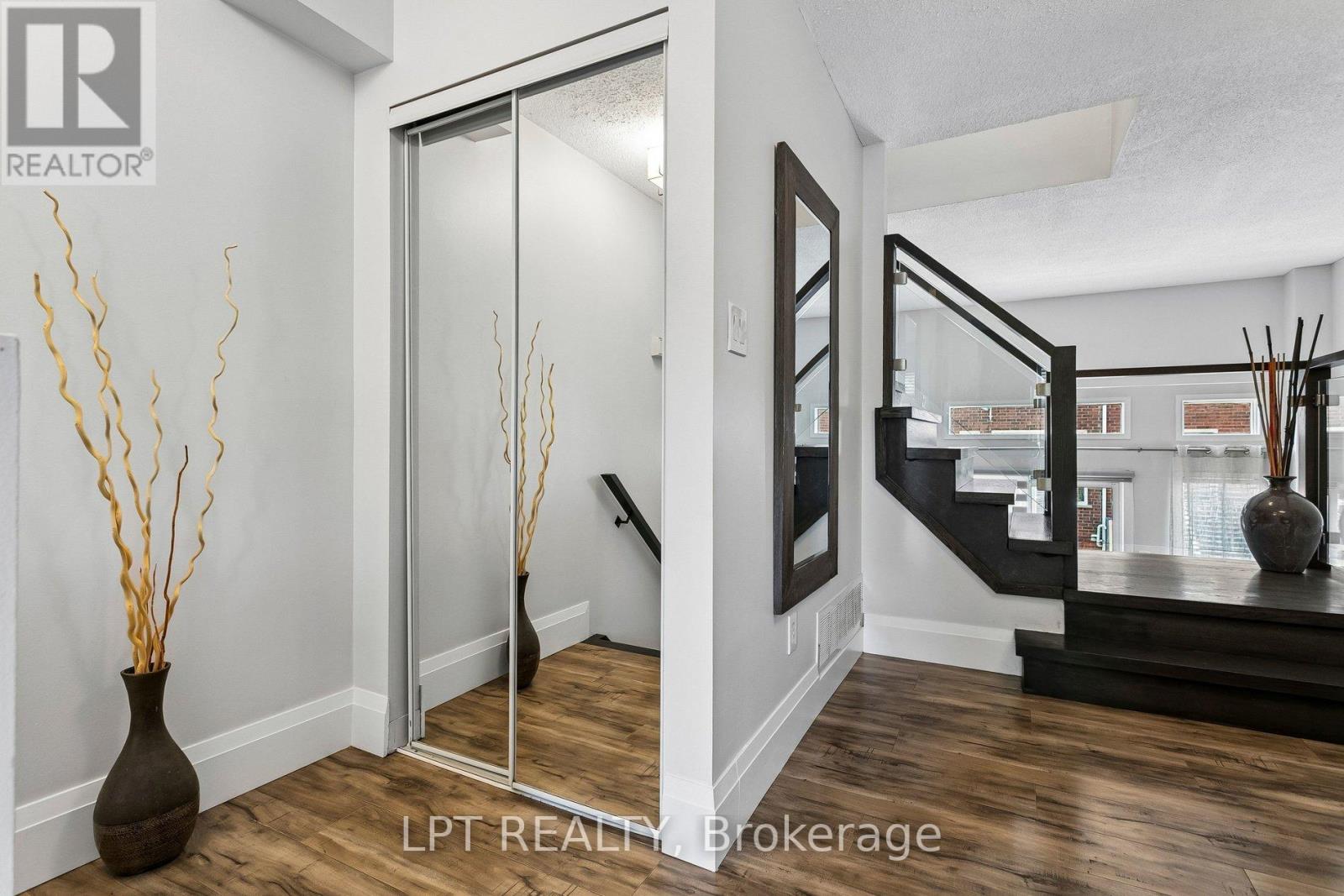 Row / Townhouse for Sale in 37 - 6060 SNOWY OWL CRESCENT|Mississauga (Lisgar), Ontario L5N7K3 5