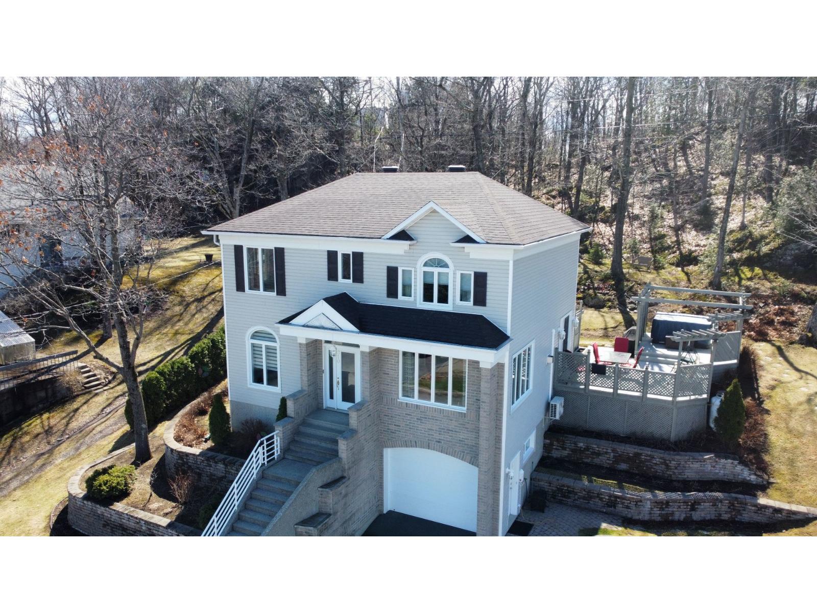 210 11e Rue, Montmagny, Quebec G5V3E5