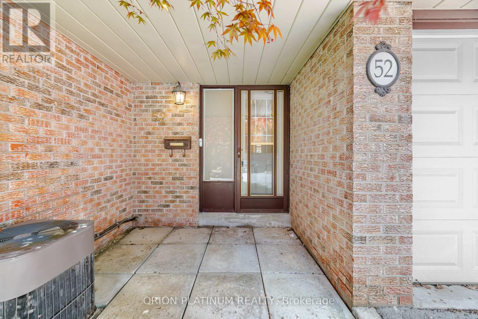 Row / Townhouse for Sale in 52 - 2020 SOUTH MILLWAY|Mississauga (Erin Mills), Ontario L5L1K2 3