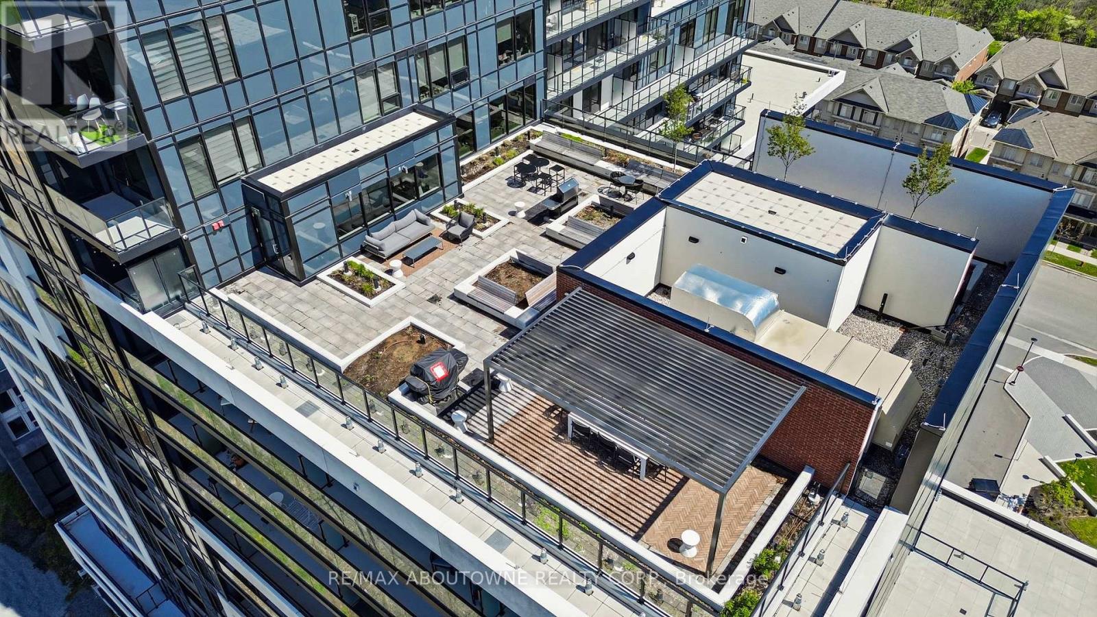 For sale: 1602 - 3220 WILLIAM COLTSON AVENUE, Oakville (JM Joshua
