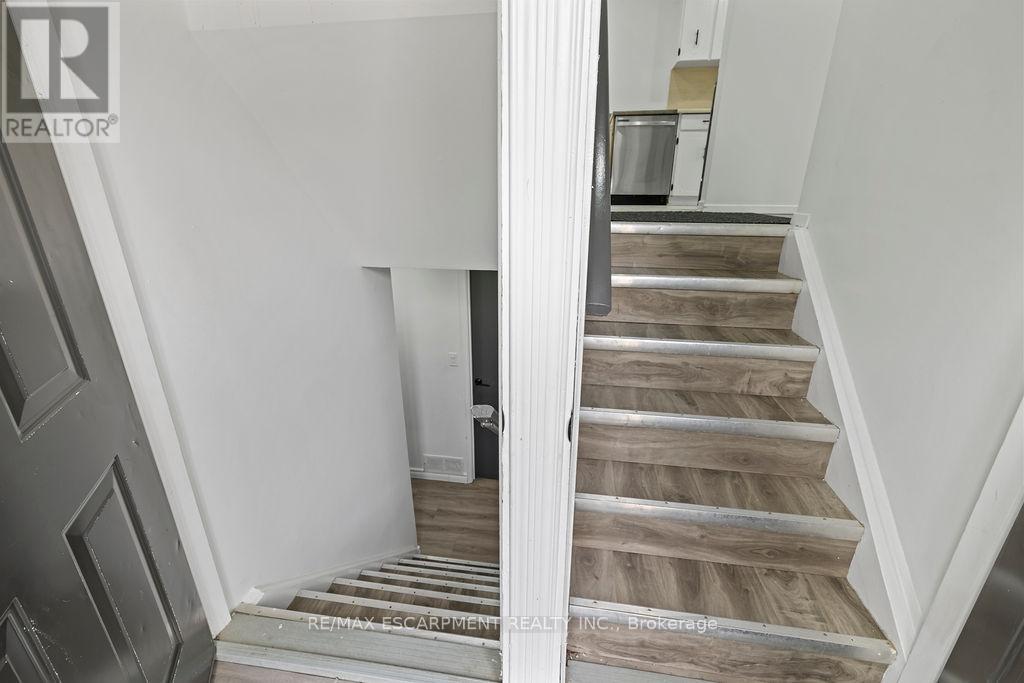 For sale: 24 TARA CRESCENT, Thorold (Confederation Heights