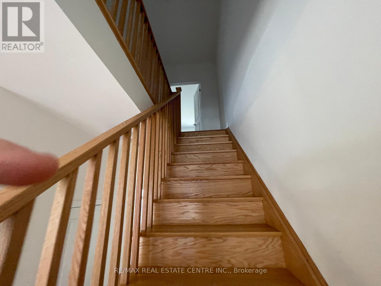 Row / Townhouse for Sale in 86 SALINA STREET|Mississauga (Streetsville), Ontario L5M2S5 2