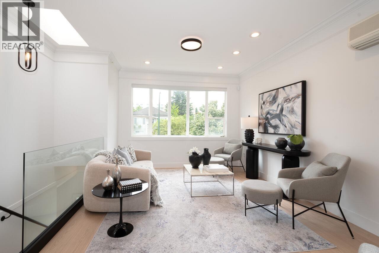 827 E 32ND AVENUE|Vancouver, British Columbia V5V2Y7