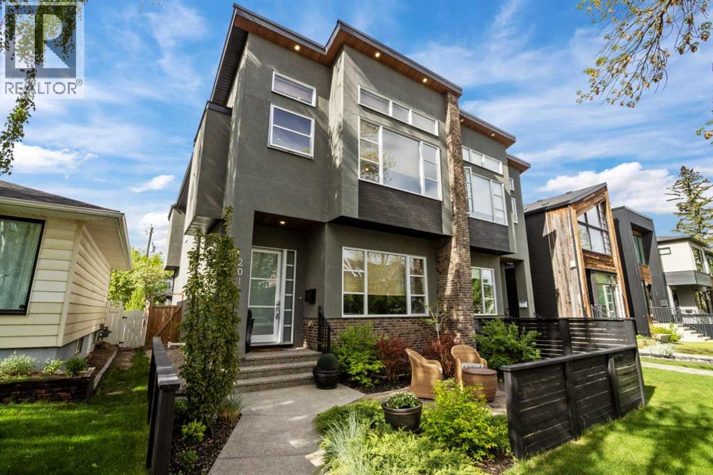 Duplex for Sale in 2012 49 Avenue SW|Calgary, Alberta T2T2V4