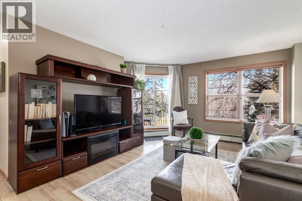 Apartment for Sale in 101, 11 Somervale View SW|Calgary, Alberta T2Y4A9 5