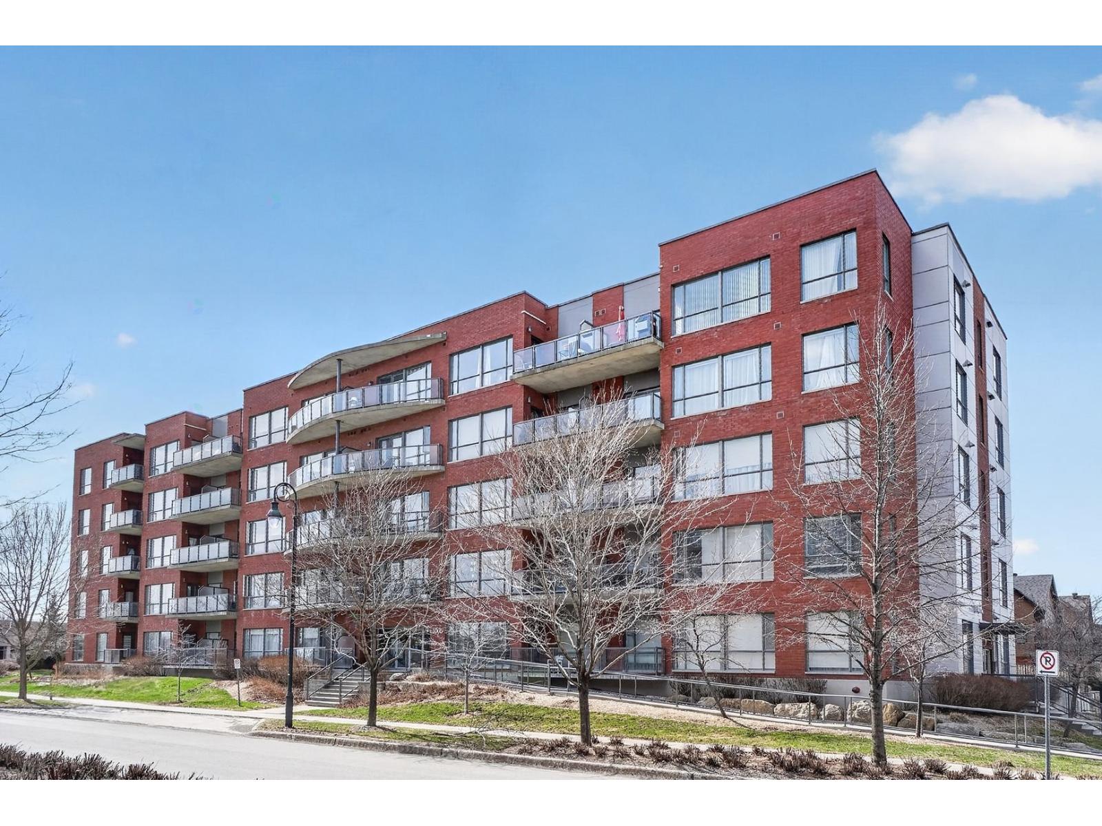 1005 Rue des Francs-Bourgeois, #212, Boisbriand, Quebec J7H0E6