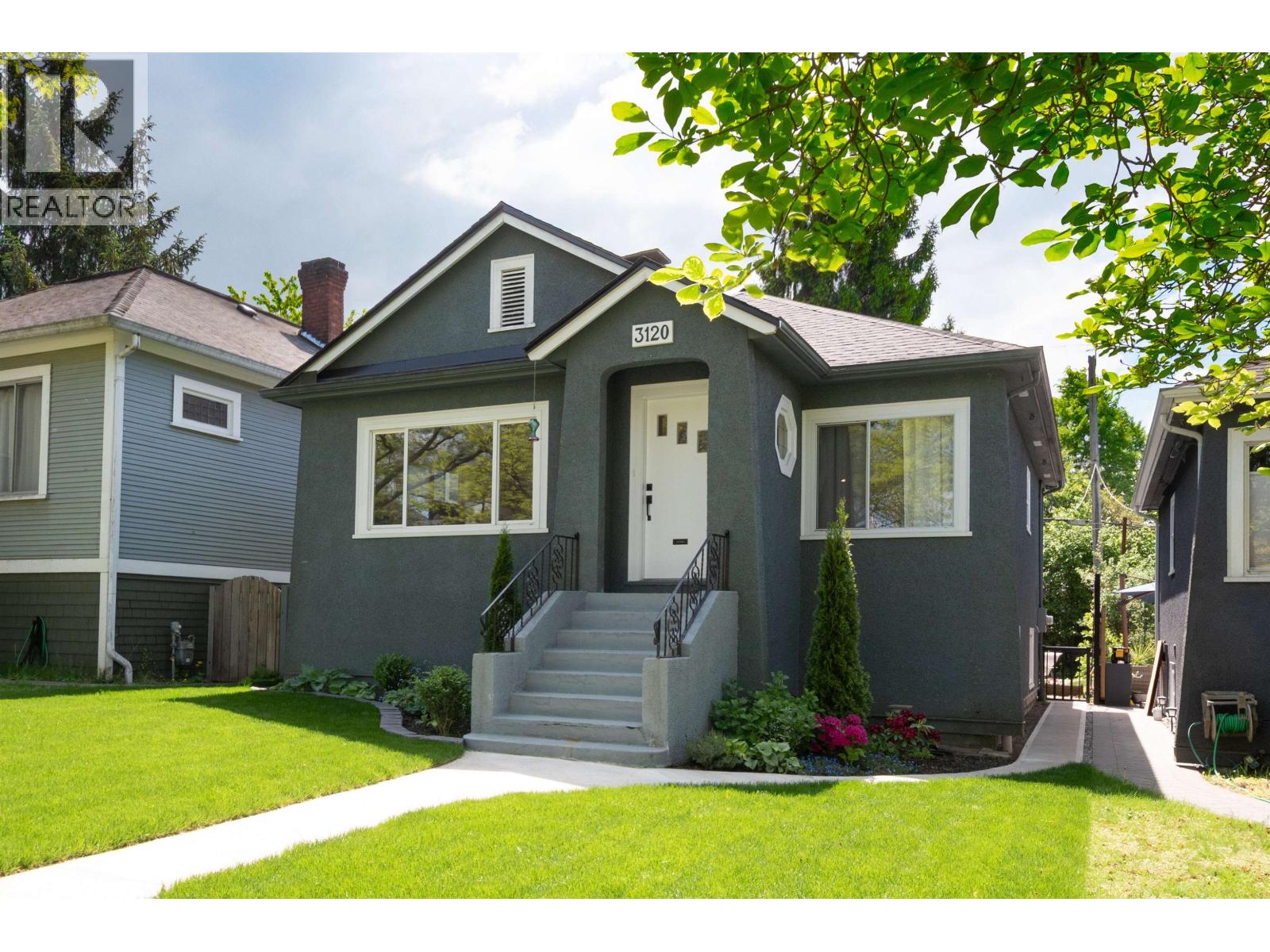 3120 TURNER STREET|Vancouver, British Columbia V5K2H1