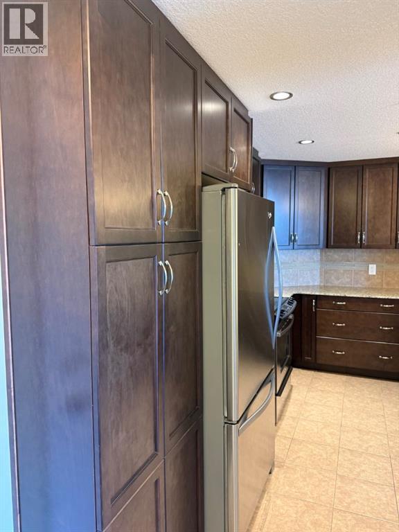 Apartment for Sale in 701, 16 Varsity Estates Circle NW|Calgary, Alberta T3A1W9 5