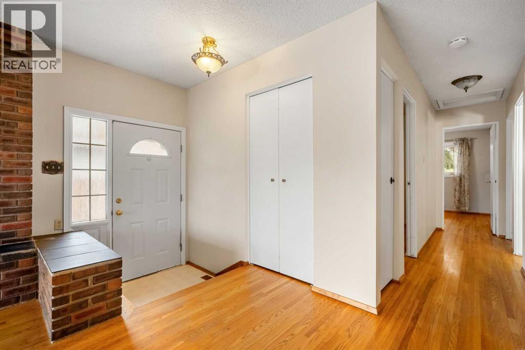 House for Sale in 624 Willacy Drive SE|Calgary, Alberta T2J2C9 5