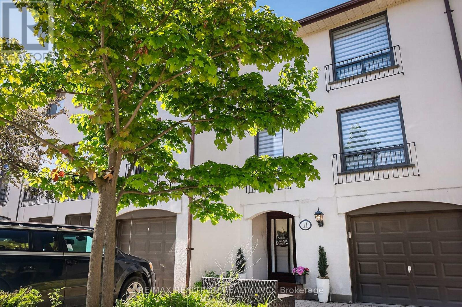 Row / Townhouse for Sale in 11 - 7077 ESTORIL ROAD|Mississauga (Meadowvale), Ontario L5N1N3