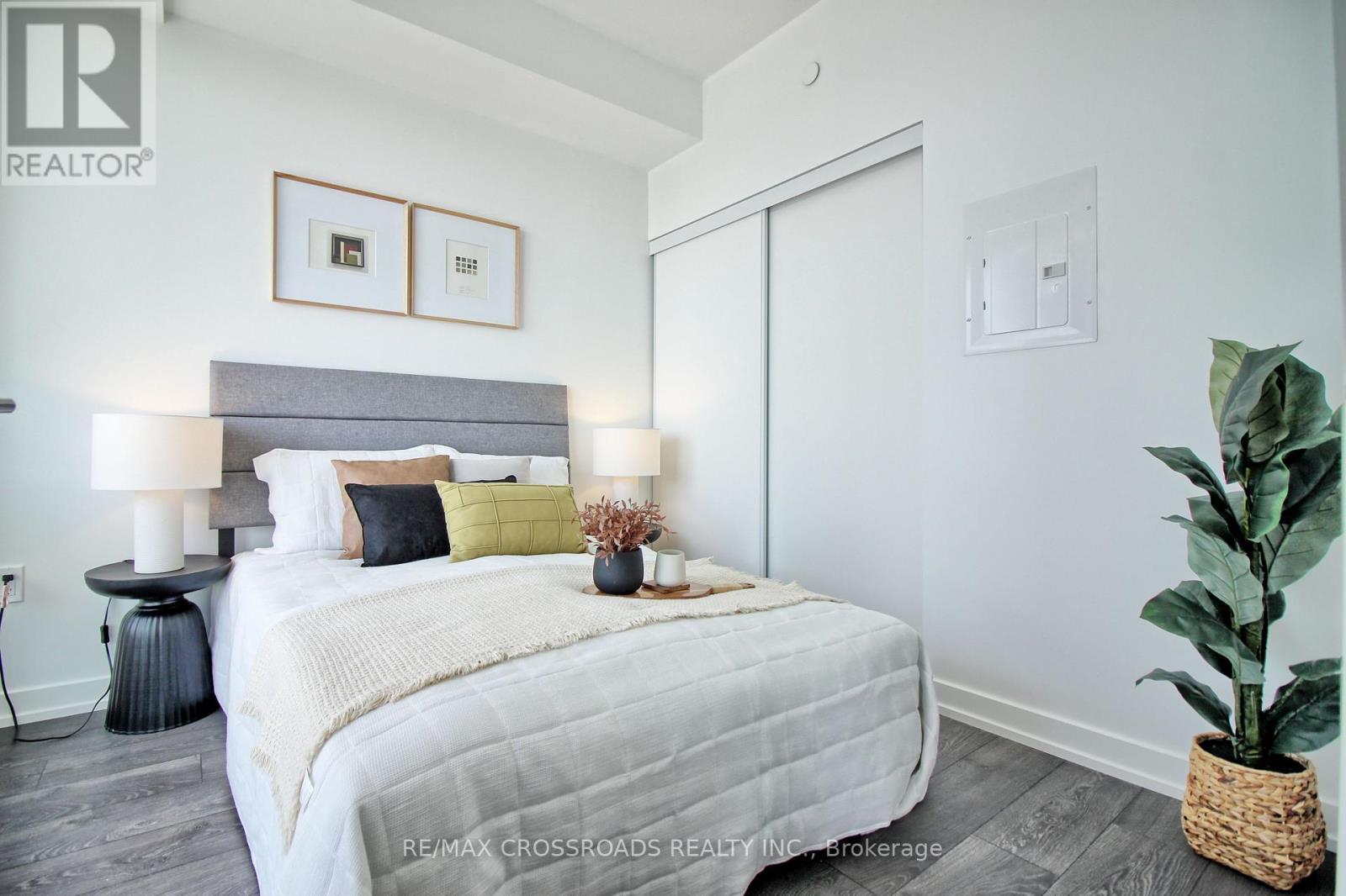For sale: N1808 - 7 GOLDEN LION HEIGHTS, Toronto (Newtonbrook East