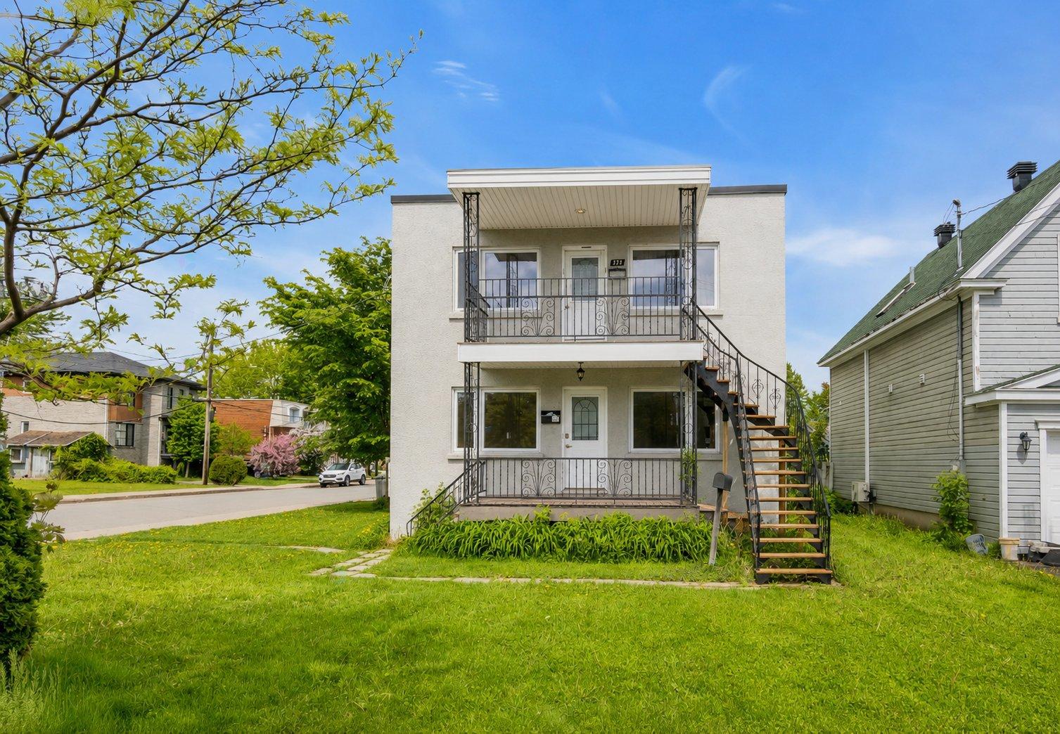 171-173 Rue Léo, Longueuil (Le Vieux-Longueuil), Quebec J4G1J4