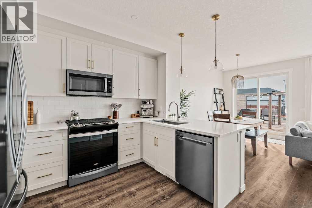 Duplex for Sale in 77 Magnolia Heath SE|Calgary, Alberta T3M2Z7 4