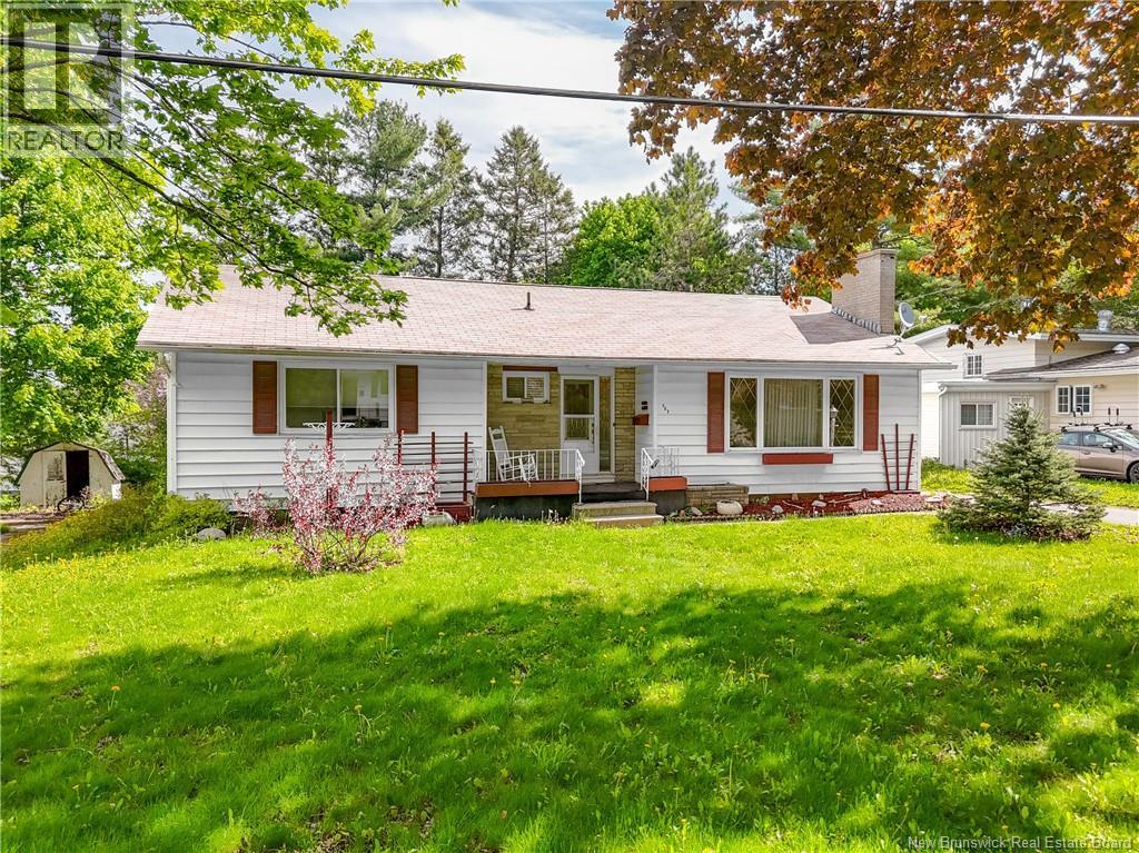 727 Gregg Court, Fredericton, New Brunswick E3B4H5
