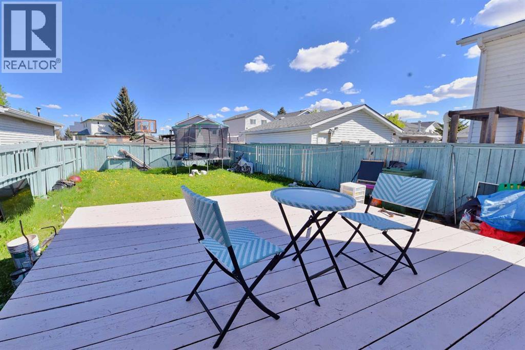House for Sale in 125 Costa Mesa Close NE|Calgary, Alberta T1Y6W9 5