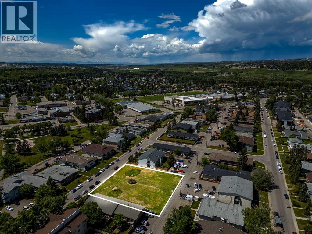Property for Sale in 4320 75 Street NW|Calgary, Alberta T3K2P7 5