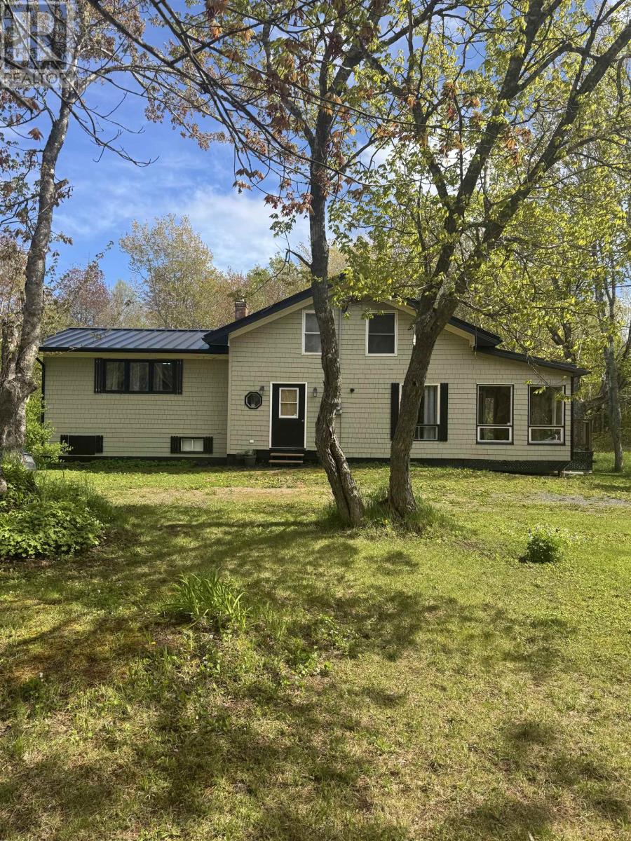 1105 Peakes Road