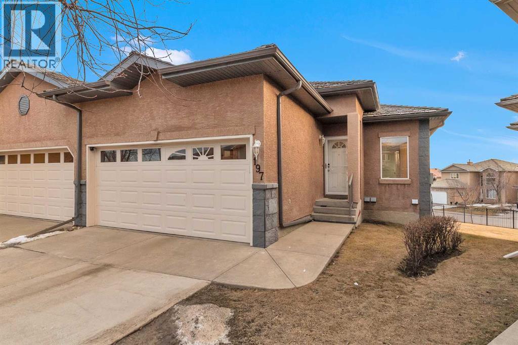 Duplex for Sale in 197 Royal Crest View NW|Calgary, Alberta T3G5W4