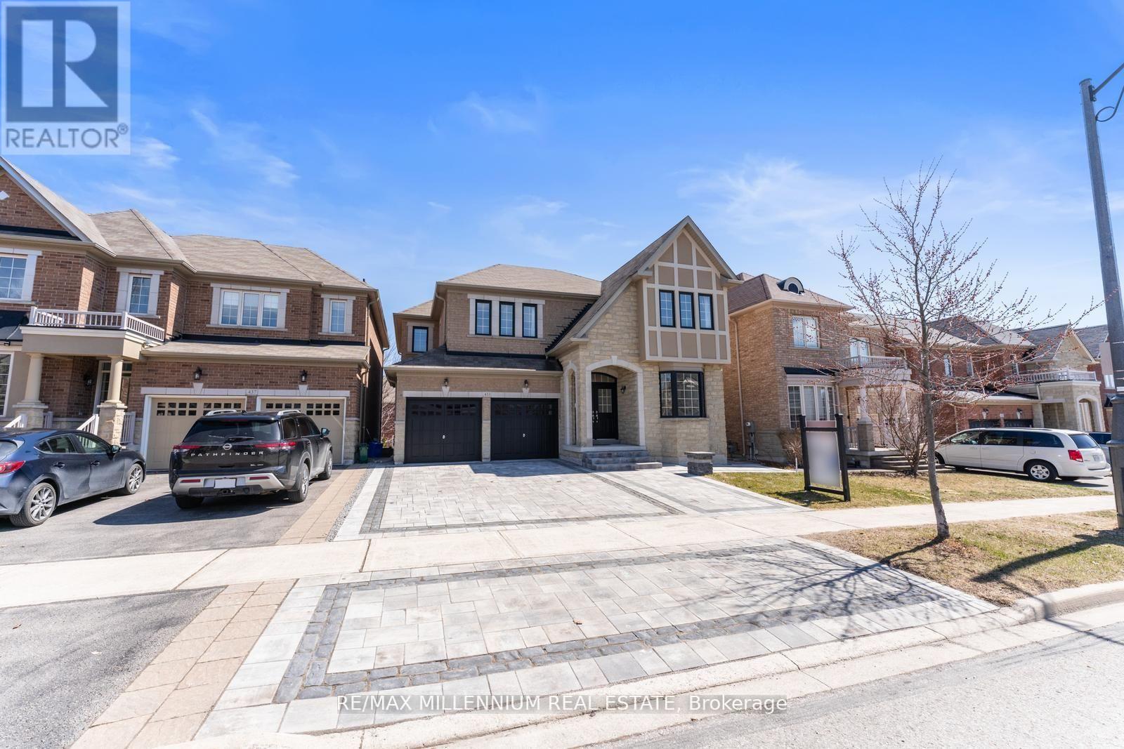 433 MAVRINAC BOULEVARD, Aurora, Ontario L4G0J8