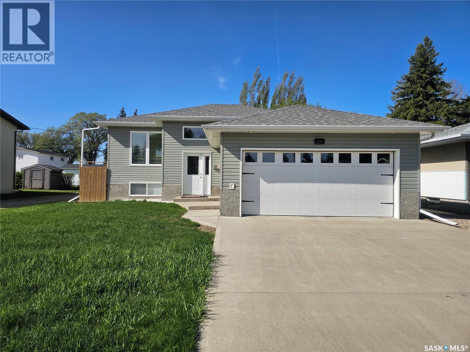 224 3rd AVENUE W
