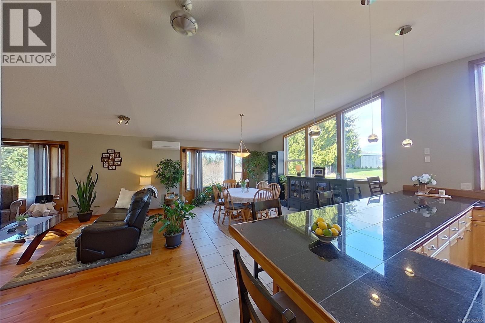 For sale: 1101 Ewen Rd, Hyde Creek, British Columbia V0N2R0 - 1026065 ...