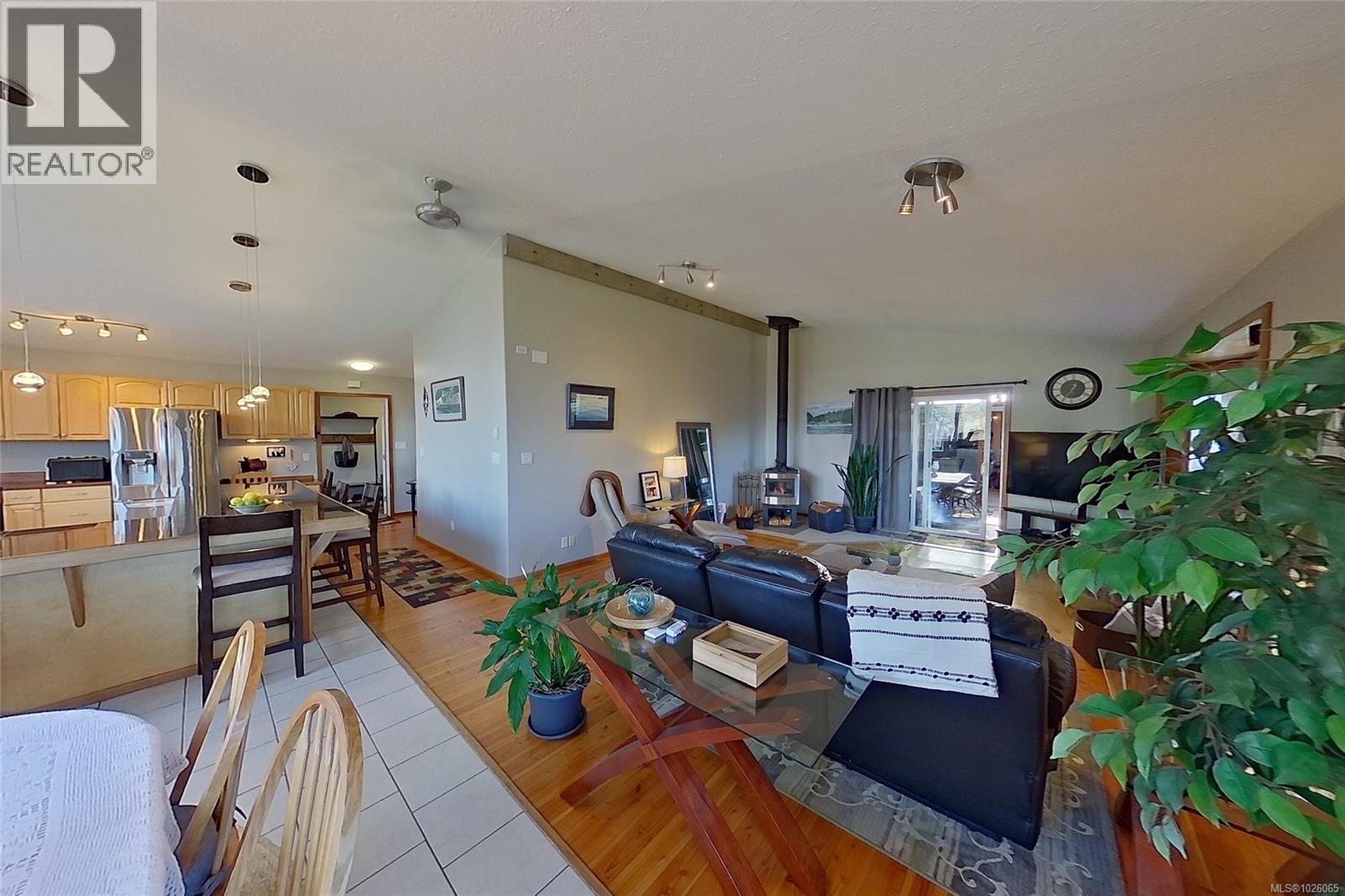 For sale: 1101 Ewen Rd, Hyde Creek, British Columbia V0N2R0 - 1026065 ...