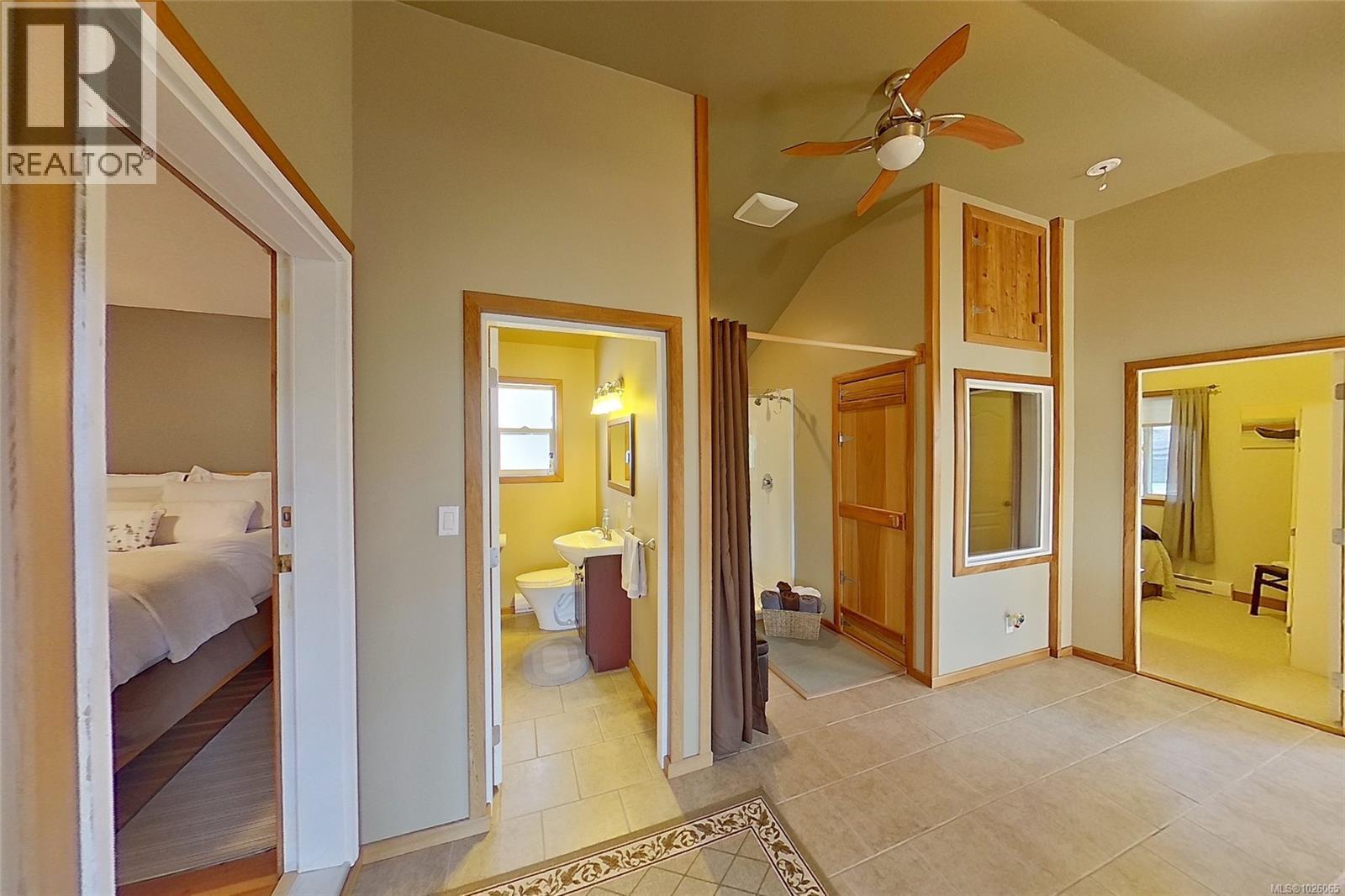 For sale: 1101 Ewen Rd, Hyde Creek, British Columbia V0N2R0 - 1026065 ...