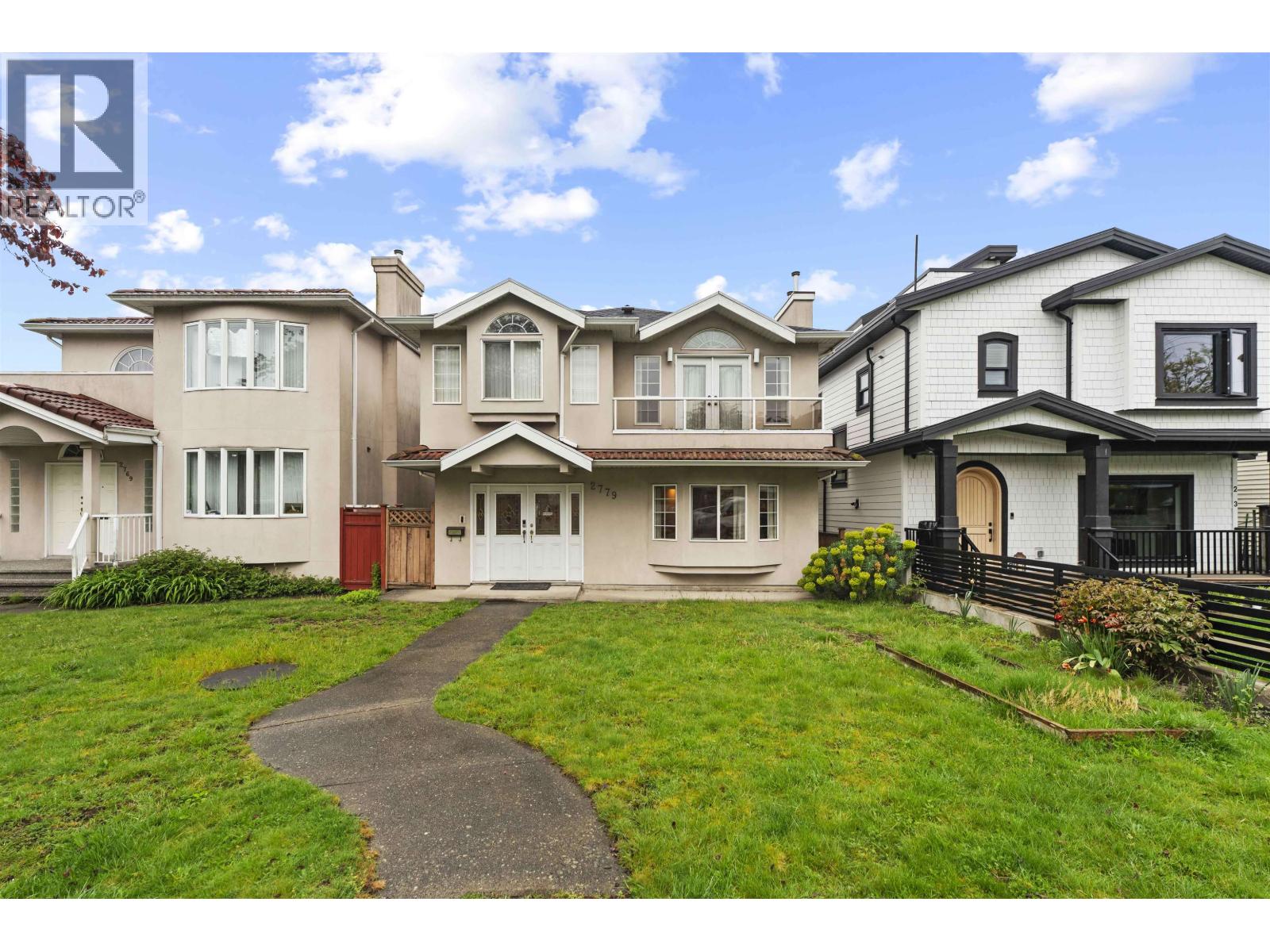2779 GRAVELEY STREET|Vancouver, British Columbia V5K3J7