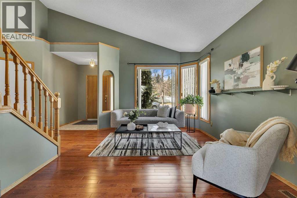 House for Sale in 2856 Signal Hill Heights SW|Calgary, Alberta T3H2M6 5